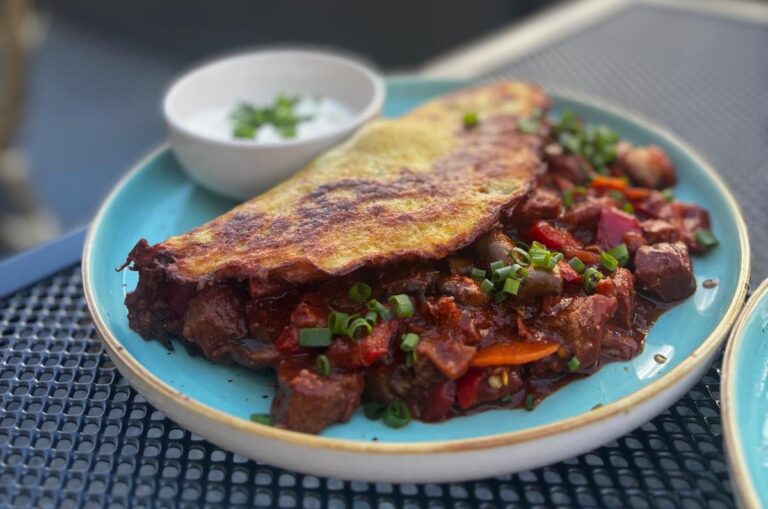 Placek po węgiersku - Bistro Słodko czy Wytrawnie